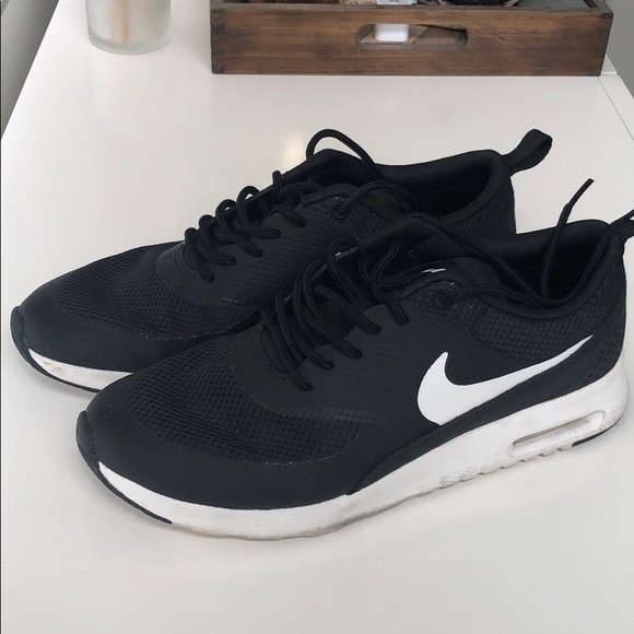 Nike Thea sneakers - Picture 1 of 5